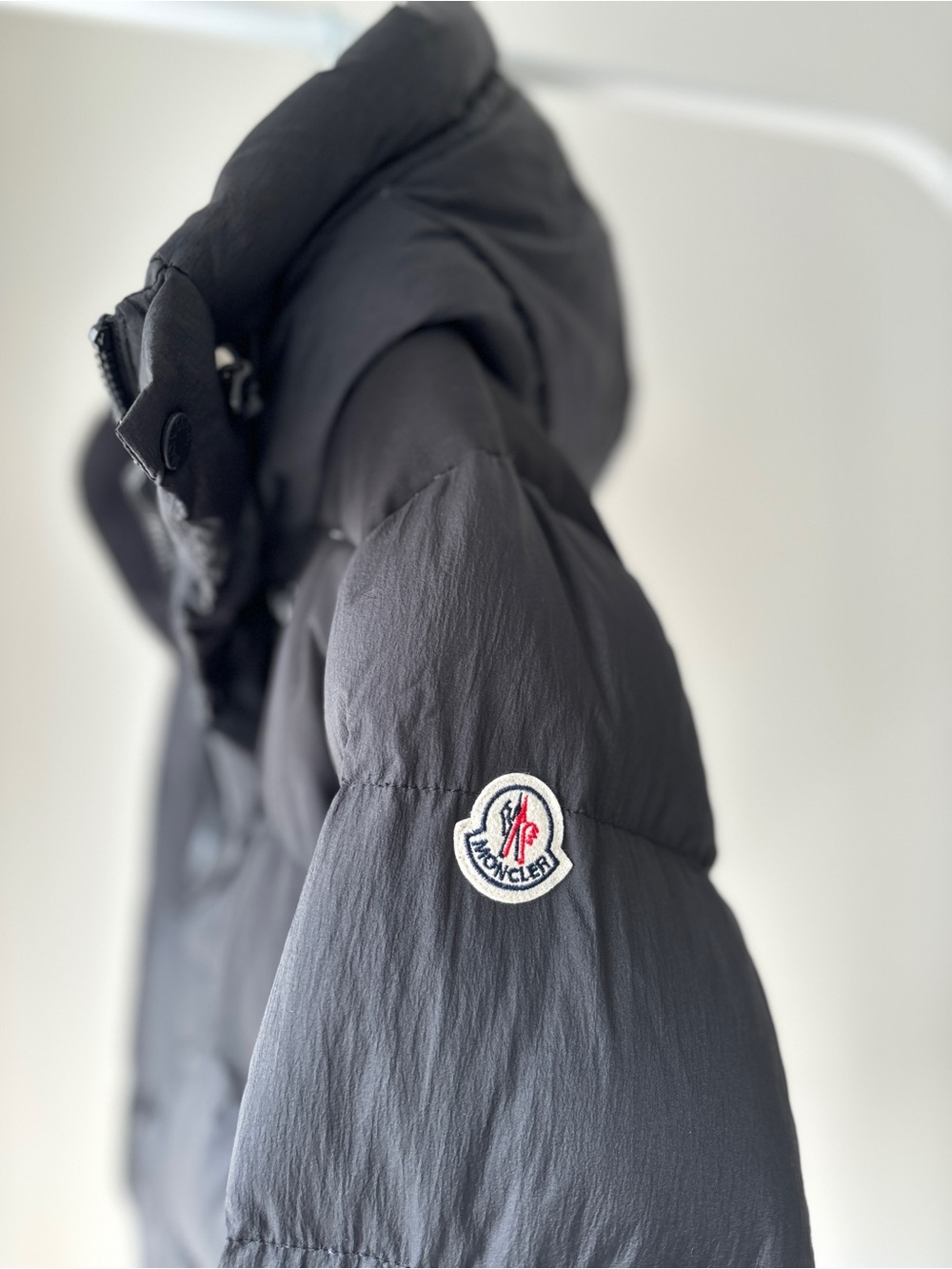 MONCLER Men’s Black Hooded Down Puffer Jacket Medium